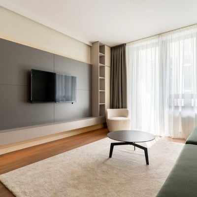 Alquiler de un apartamento completamente nuevo de dos habitaciones en un complejo residencial premium, 55 m², Belgrado, Belgrade Waterfront, Serbia